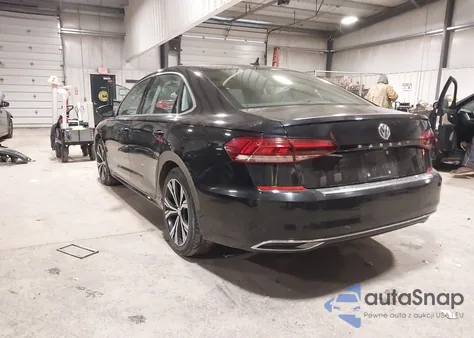 2021 Volkswagen Passat 2.0T Se z USA, uszkodzony, nr VIN 1VWSA7A32MC015785